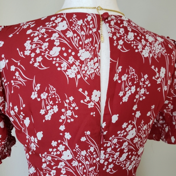 Red Floral Smocked Puff Sleeve Midi Dress - Picture 5 of 15